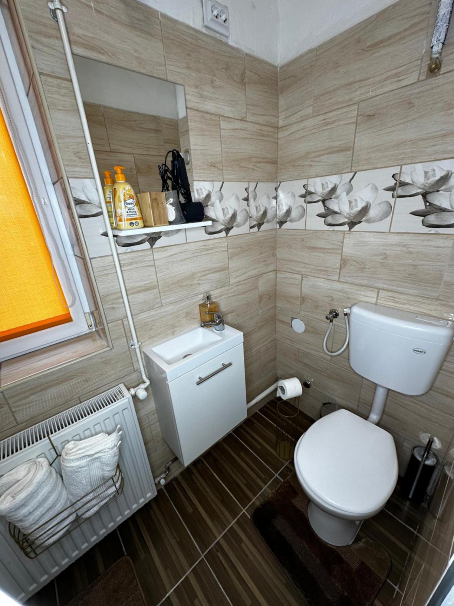 Airport17 B&B Vecsés Εξωτερικό φωτογραφία